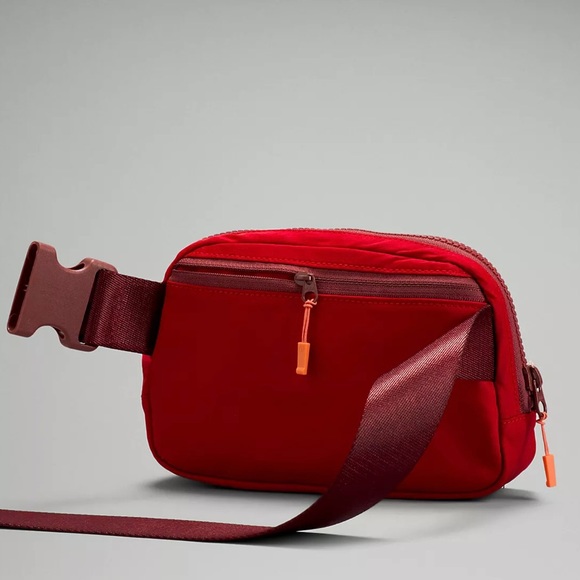 NWT LULULEMON LUNAR NEW YEAR Everywhere Belt Bag - Picture 3 of 5